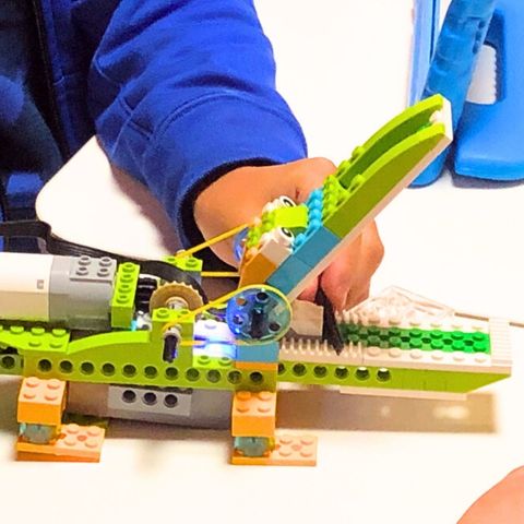 キッズ・クリエーターⅡ授業例「WeDo2.0ワニのモデル」