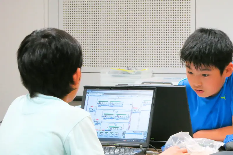 イメージ：小学生のプログラミング